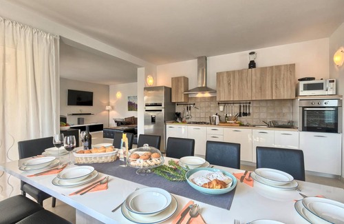 Muzini House | 252 m² House ∙ 5 bedrooms ∙ 11 guests