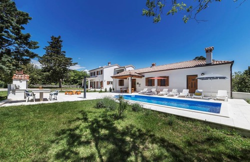 Labin Villa | 254 m² Villa ∙ 6 bedrooms ∙ 12 guests