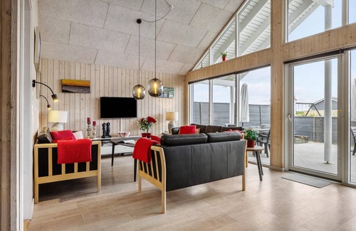 Skastrup House | 255 m² House ∙ 6 bedrooms ∙ 16 guests