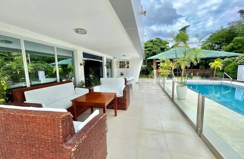 Puerto Princesa City Centre House | 2554 m² House ∙ 5 bedrooms ∙ 16 guests