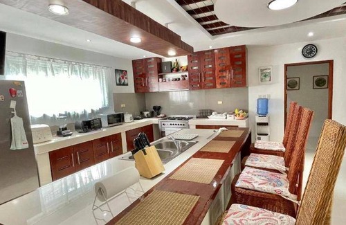 Puerto Princesa City Centre House | 2554 m² House ∙ 5 bedrooms ∙ 16 guests