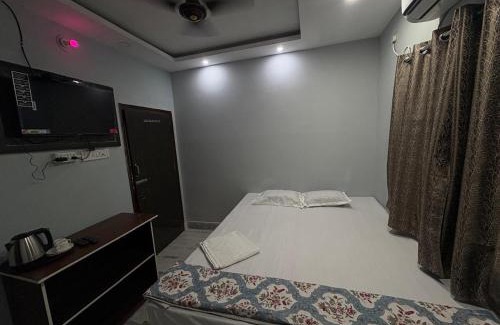 Mukundapur House | 25th Lantern Guest House