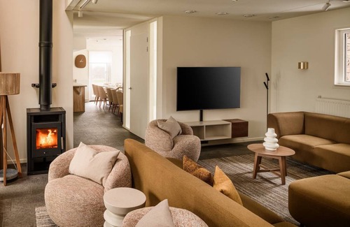 Maastricht House | 260 m² Bungalow ∙ 10 bedrooms ∙ 20 guests