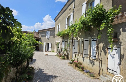 Castres House | 260 m² Gîte ∙ 6 bedrooms ∙ 12 guests