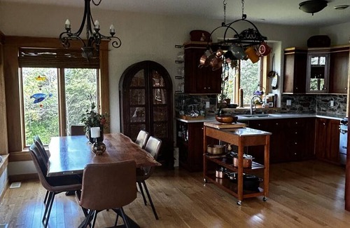 Conception Bay South House | 260 m² House ∙ 3 bedrooms ∙ 3 guests
