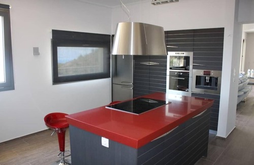 Loutraki Villa | 260sqm villa in Loutraki with a sea viewn