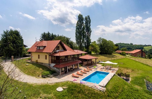 Medimurje House | 265 m² House ∙ 3 bedrooms ∙ 10 guests