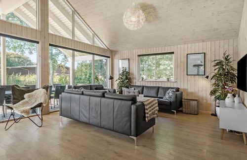 Hojby House | 265 m² House ∙ 7 bedrooms ∙ 20 guests