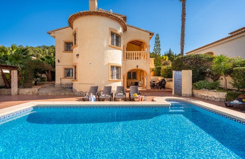 La Empedrola Villa | 265 m² Villa ∙ 6 bedrooms ∙ 14 guests