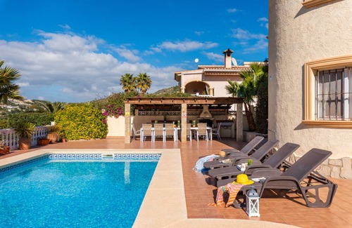 La Empedrola Villa | 265 m² Villa ∙ 6 bedrooms ∙ 14 guests