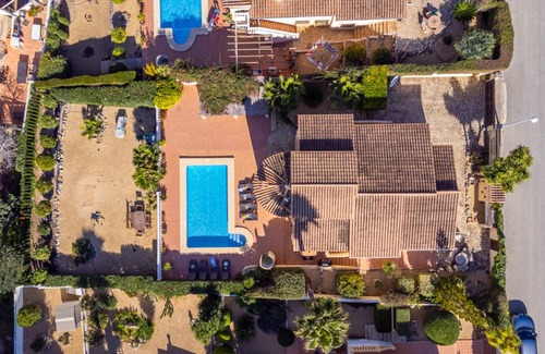 La Empedrola Villa | 265 m² Villa ∙ 6 bedrooms ∙ 14 guests