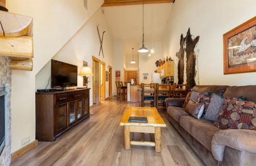 Mountain House Cabin | 2674 Tenderfoot Lodge Condo