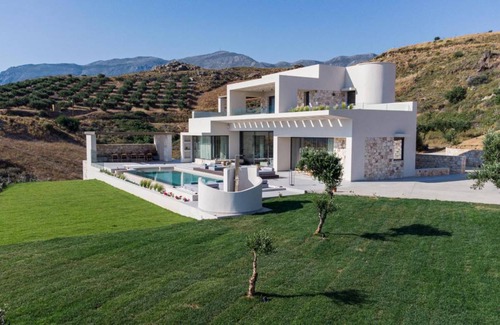 Agios Vasileios Villa | 270 m² Villa ∙ 4 bedrooms ∙ 8 guests