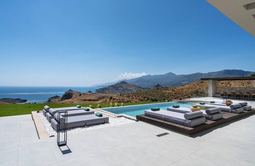 Agios Vasileios Villa | 270 m² Villa ∙ 4 bedrooms ∙ 8 guests