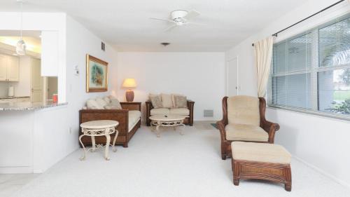 Harbour Heights House | 27305 Voyageur