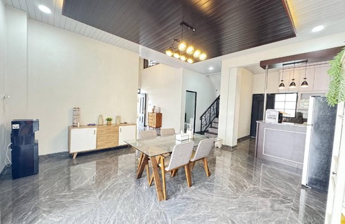 Sleman House | 275 m² House ∙ 3 bedrooms ∙ 10 guests