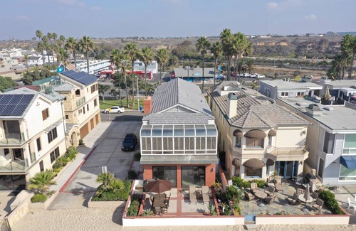 Santa Ana Heights House | 279 m² House ∙ 3 bedrooms ∙ 9 guests