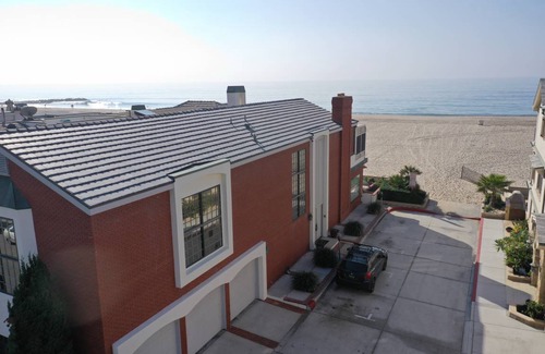 Santa Ana Heights House | 279 m² House ∙ 3 bedrooms ∙ 9 guests
