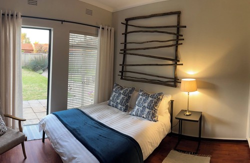 Kimberley Bed & Breakfast | 28 La Rochelle Bed & Breakfast