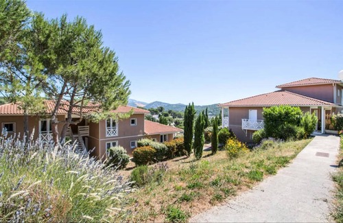 Carnoux-en-Provence Apartment | 28 m² Apartment ∙ 1 bedroom ∙ 4 guests