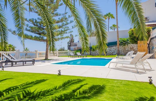 Benalmadena Costa Villa | 280 m² Villa ∙ 4 bedrooms ∙ 8 guests