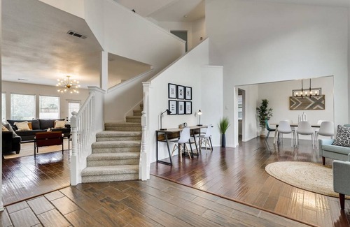 Far North Dallas House | 288 m² House ∙ 6 bedrooms ∙ 16 guests