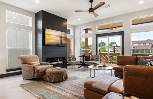 Cedar Creek Reservoir House | 288 m² House ∙ 6 bedrooms ∙ 18 guests