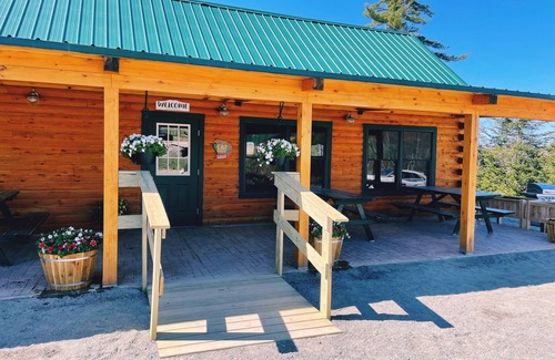 Columbia Falls House | #29 - Flagpole View Cabins - Deluxe Cabin