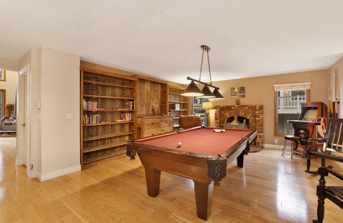 Evergreen Estates Cabin | 296 m² Cabin ∙ 4 bedrooms ∙ 16 guests