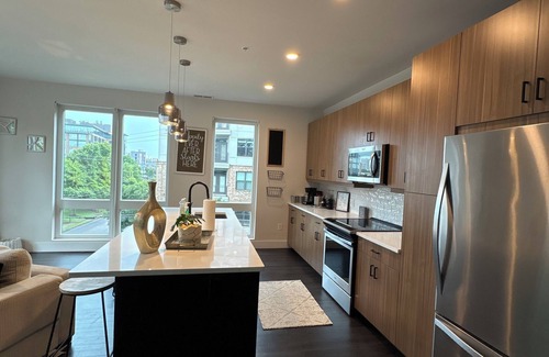 Westside Apartment | 2BD-2BA MIDTOWN ATL RETREAT