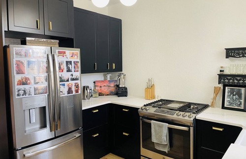 City Park West House | 2bd - Best Location Downtown Denver - 2 blocks to big park, coffee shop, food