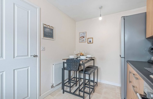 Dadlington Hotel | 2bd Comfy Stay with Garden & BBQ