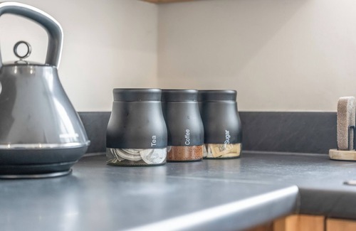 Dadlington Hotel | 2bd Comfy Stay with Garden & BBQ