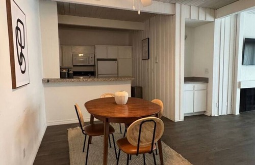 Marina del Rey Apartment | 2BD Marina Condo Near Venice Beach | Pool+Parking