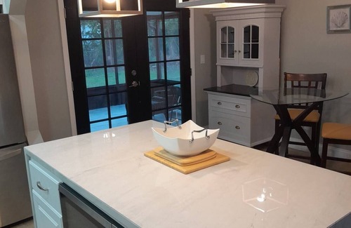 Palm Bay Apartment | 2bd: Modern Comfort/Convenient/