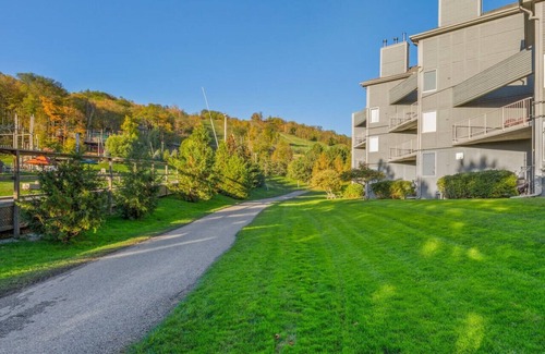 The Blue Mountains Condo | 2BDR Condo Steps to Blue Mountain Village - 101 Cachet Crossing