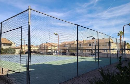 Sunrise Manor Apartment | 2bed 1 bath condo near Nellis afb & the strip