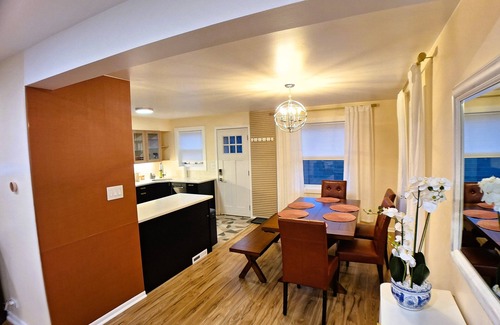 Gurnee House | 2bed/1bath TH - 7min Six Flags, 14min Navy Base