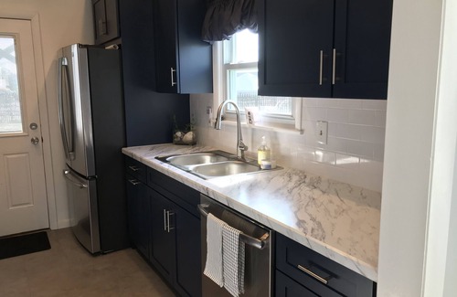 Stonington House | 2bed/2bath with water views, large deck, walking distance to beach/restaurants