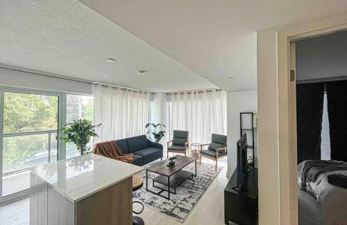 Aldershot Apartment | 2bed-Close to Niagara Falls-Go Station-Work desk