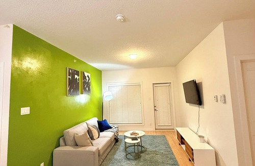 Northeast Edmonton Apartment | 2bed Green High Rise Luxury Condo | Eaux Claire