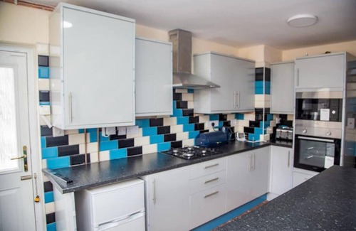 Cradley House | 2Bed House- Dudley-Garden-Wifi-Tv