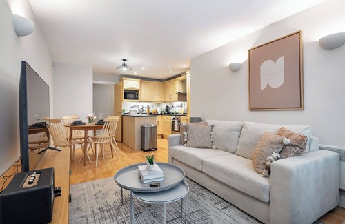 Elephant and Castle Apartment | 2Bedroom apartment close to London Bridge