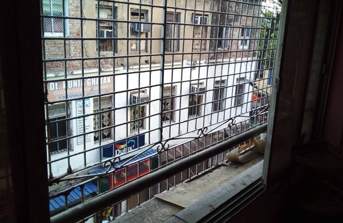 Kolkata Apartment | 2BHK Homely Apartment in South Kolkata.