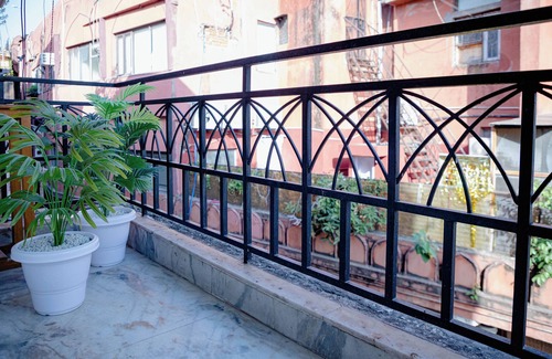 Hauz Khas Village Apartment | 2BHK Jewel by Hauz Khas Fort