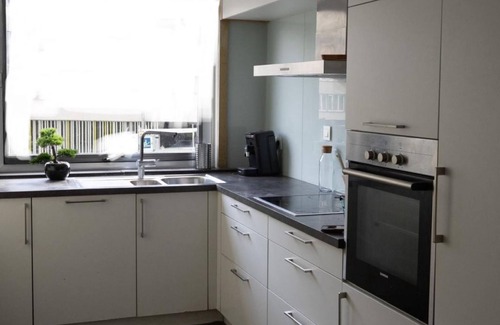 Muinkparkwijk Apartment | 2BR+1LR Apt, Only 15-Mins to Gravensteen Castle