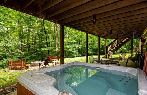 Gnaw Bone Cabin | 2BR, 2.5BA log cabin