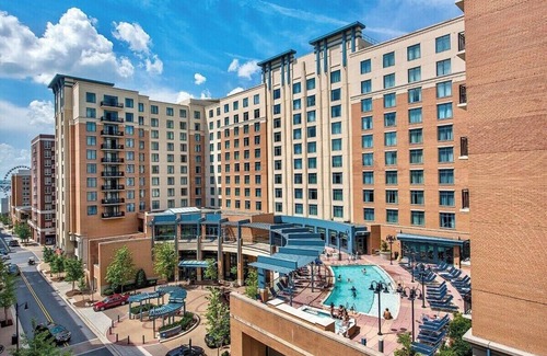 Potomac West Condo | 2BR/2BA Oxon Hill Apartment 4 Beds