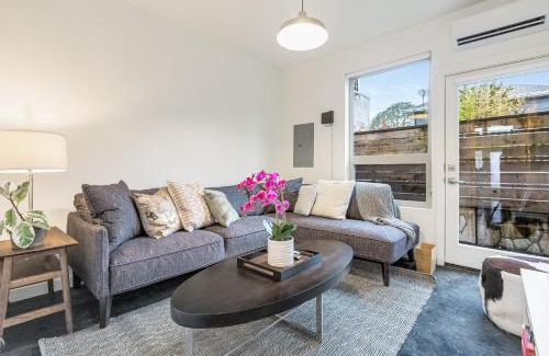 West Woodland House | 2BR 2BA The Ballard Modish, Seattle Location with rooftop view