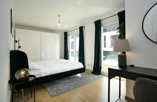 Limpertsberg Apartment | 2BR Apt 100 m2 w Terrace Garden, Free Pkg- ID-26